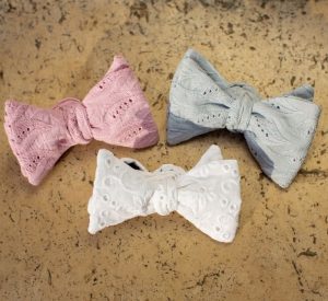 Noeud papillon en Broderie Anglaise