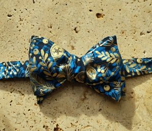 Nœud papillon festif bleu